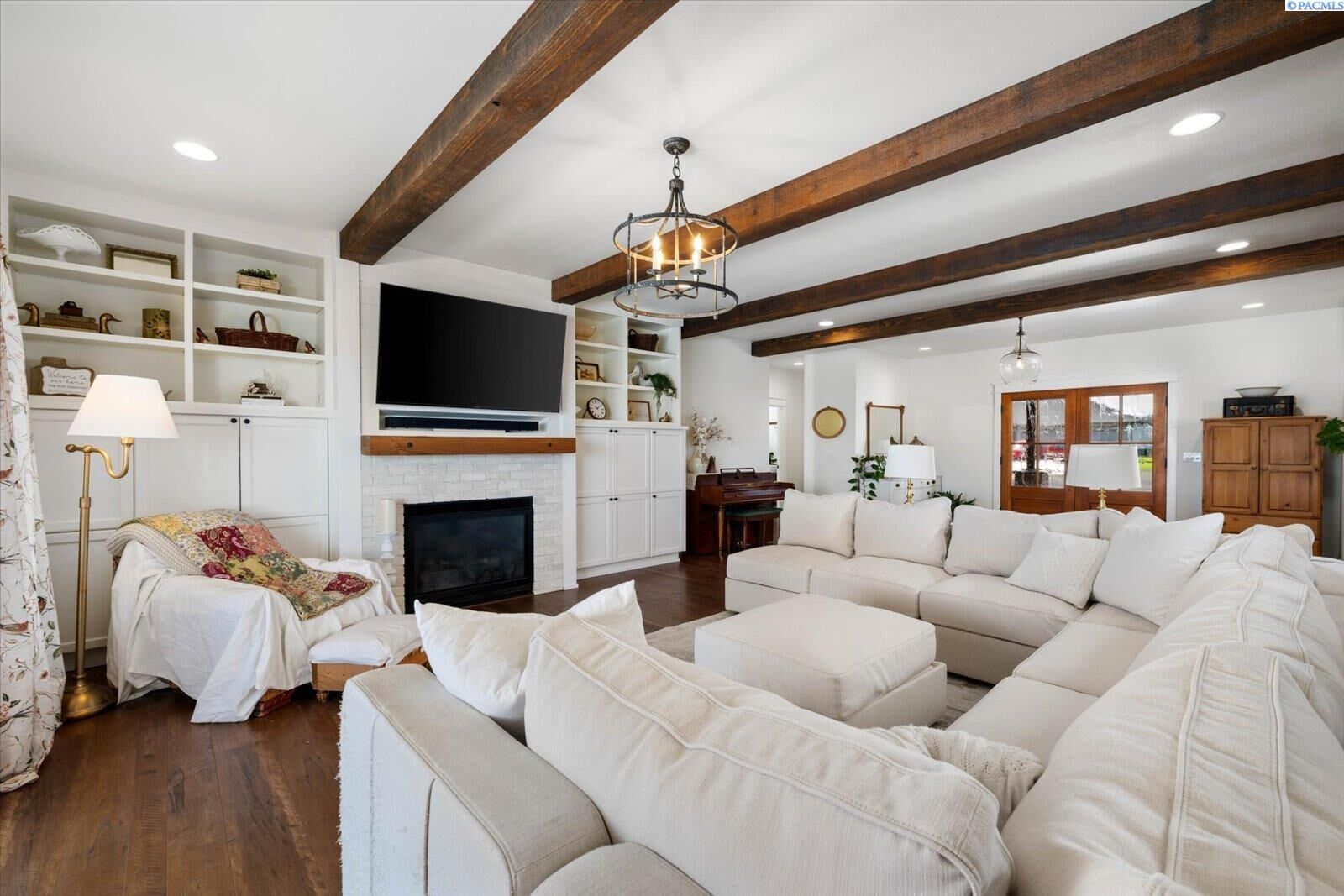 Property Photo:  83204 E Sagebrush Rd  WA 99338 