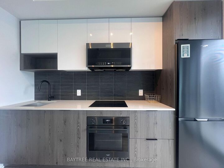 Property Photo:  5 Defries Street 1607  ON M5A 3R4 