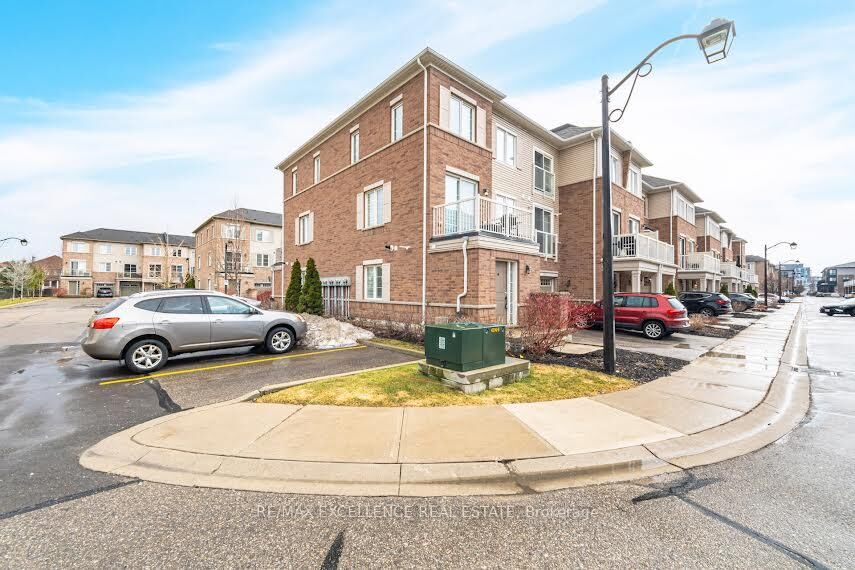 Property Photo:  165 Hampshire Way 51  ON L9T 8M7 
