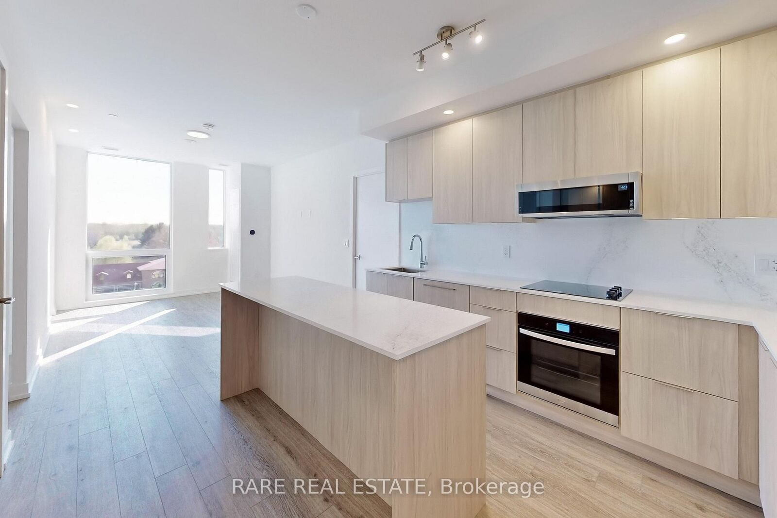 Property Photo:  2501 Saw Whet Boulevard 631  ON L6L 0H5 