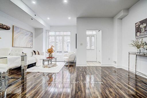 Property Photo: 8 Brighton Place 50 ON L4J 0E3