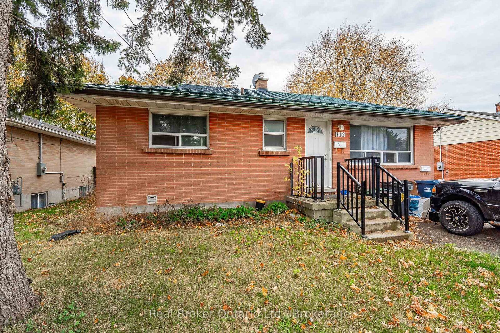 Property Photo:  112 Victoria Road N  ON N1E 5H3 