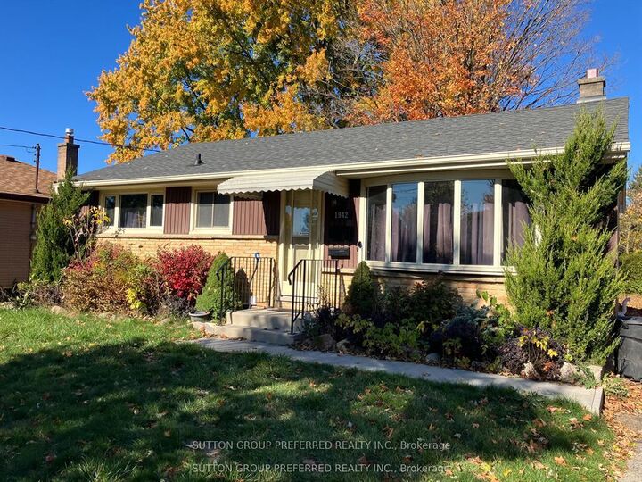Property Photo:  1942 Duluth Crescent  ON N5V 1H7 