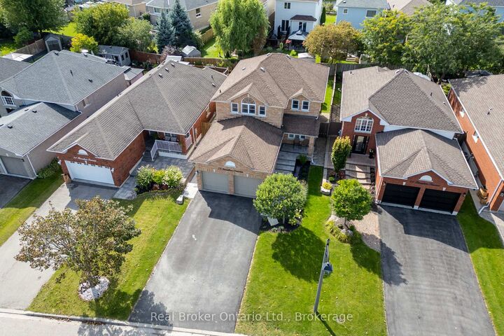 Property Photo:  75 Bonathon Crescent  ON L1C 5B9 