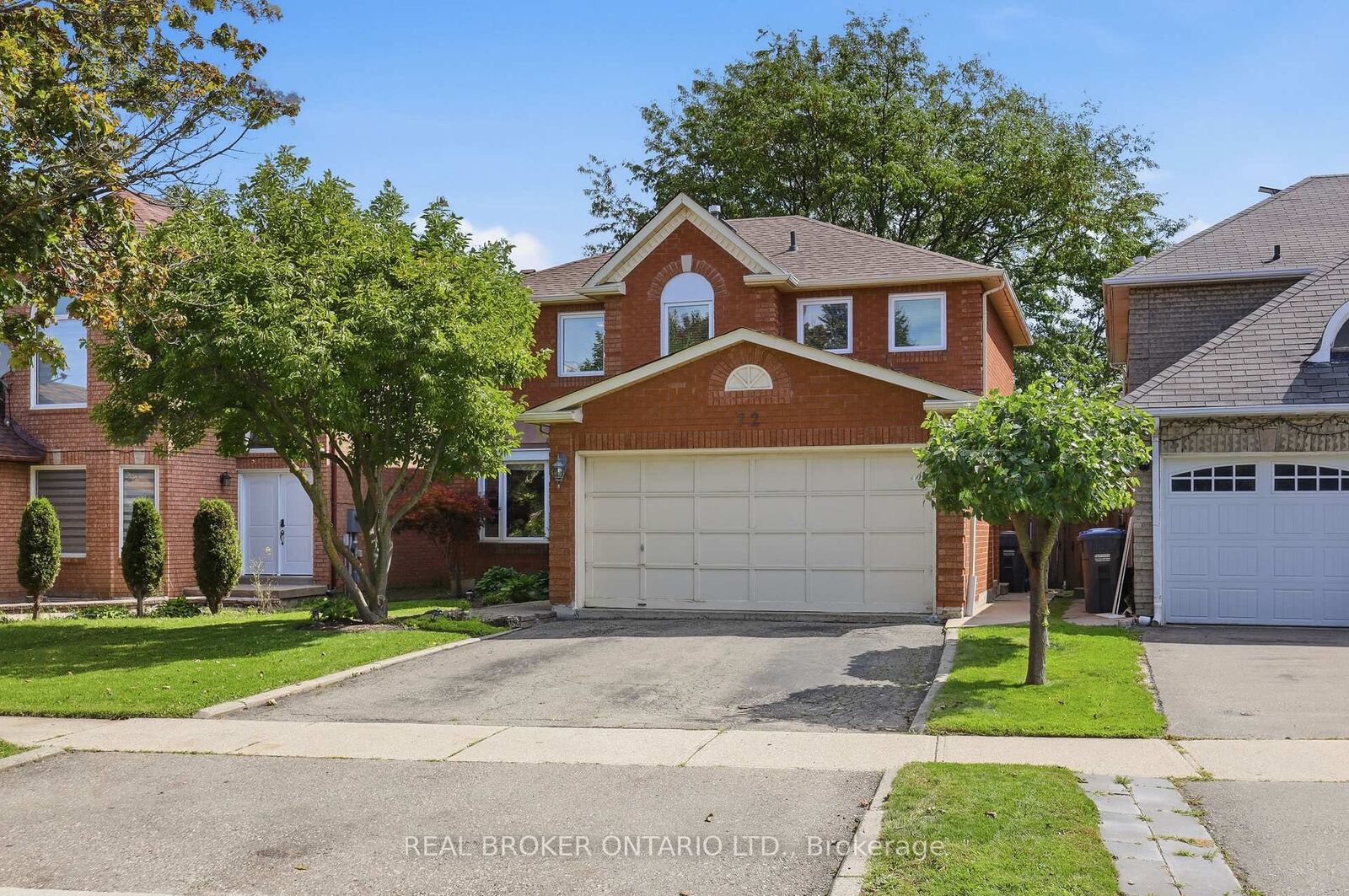 Property Photo:  72 Appleton Trail  ON L6W 4L3 
