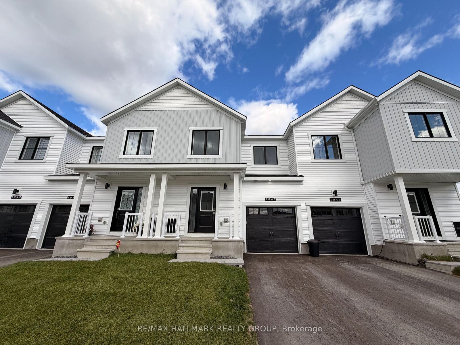 Property Photo:  1047 Elixir Place  ON K2W 0P4 