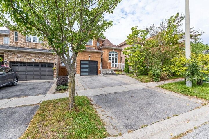 Property Photo:  65 Batt Crescent  ON L1T 4L8 