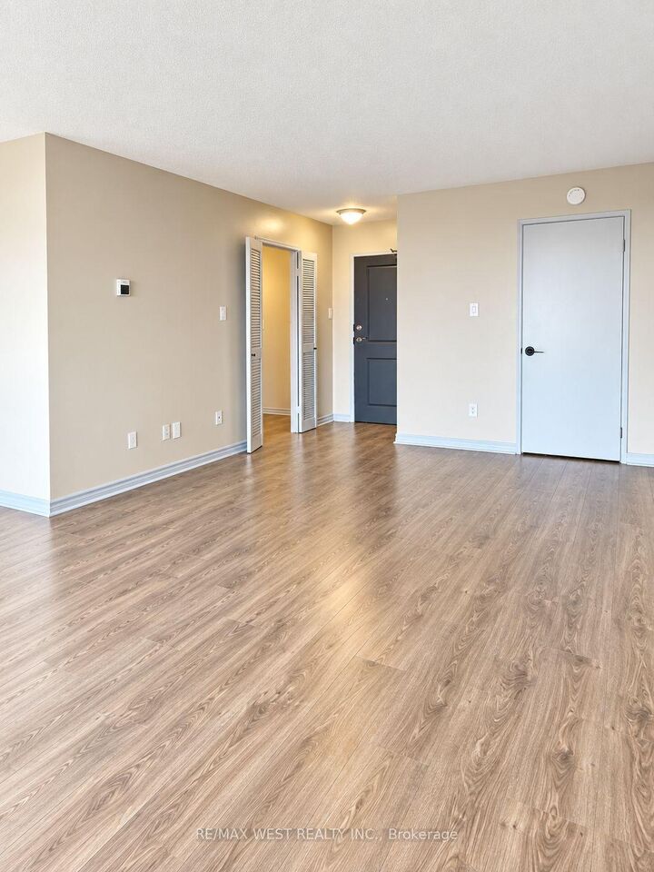 Property Photo:  101 Prudential Drive 309  ON M1P 4S5 
