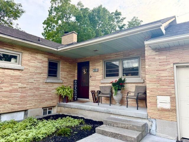 Property Photo: 31 Parkwood Drive ON N4G 2B7