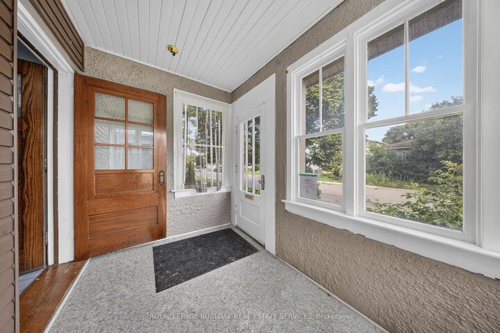 Property Photo:  145 Albert Street W  ON P6A 1B5 