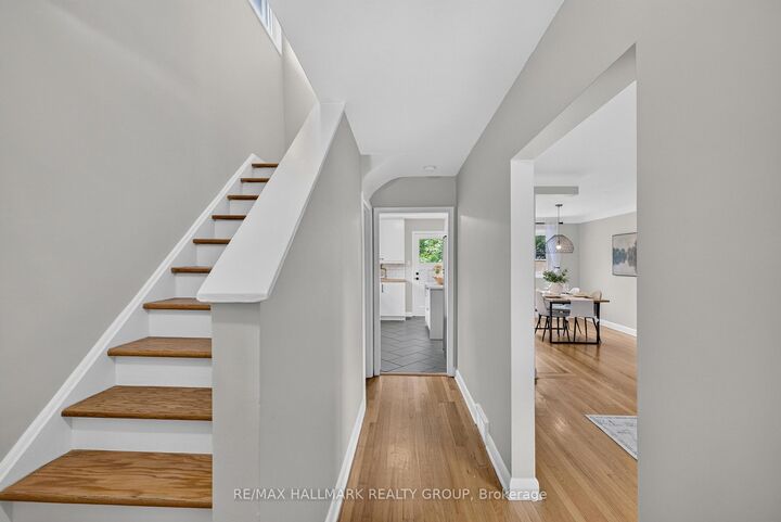 Property Photo: 1213 Emperor Avenue ON K1Z 8C3