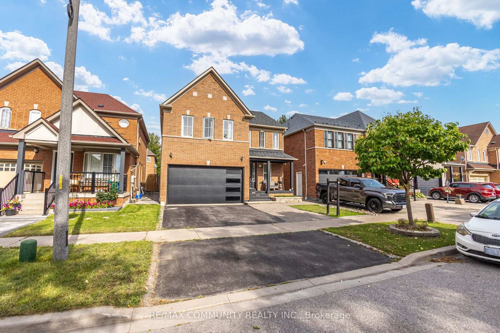 Property Photo: 19 Tiller Street ON L1Z 1X8