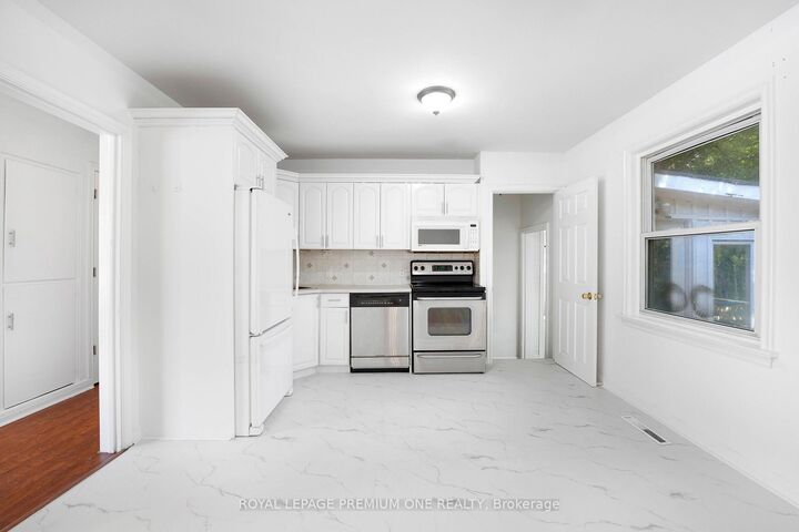 Property Photo:  139 McKee Avenue Entire  ON M2N 4C5 