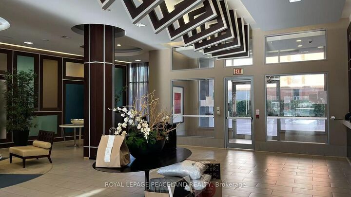 Property Photo:  5791 Yonge Street 1801  ON M2M 0A8 
