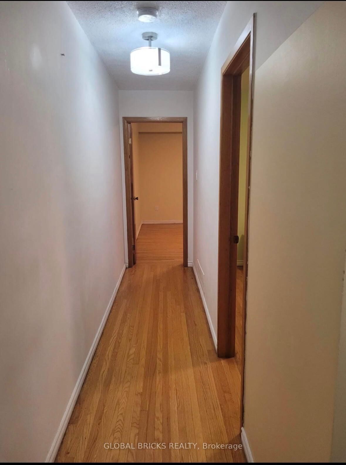 Property Photo:  3A Heale Avenue  ON M1E 3X6 