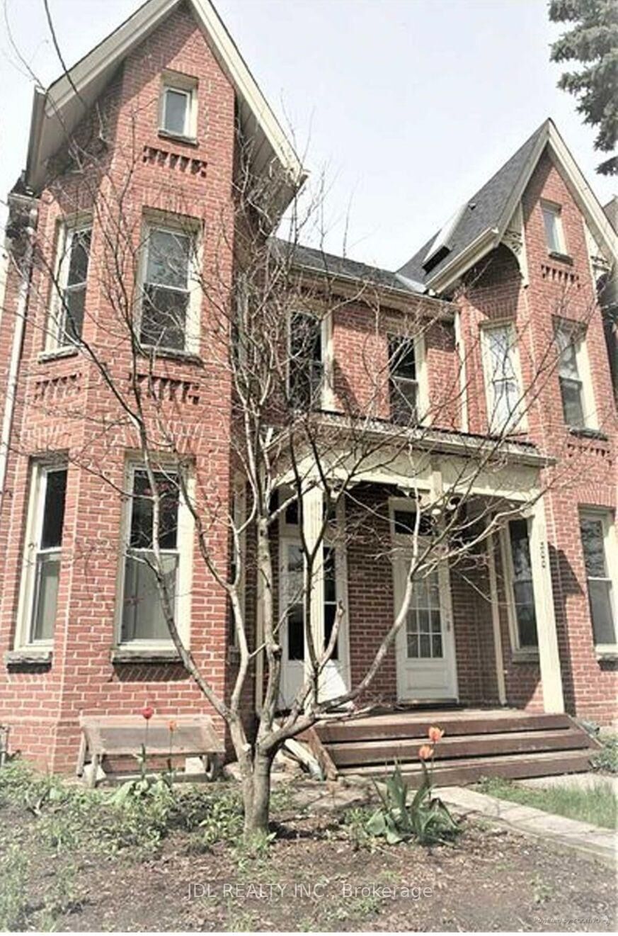 Property Photo:  298 Robert St Street One Bedroom Main Floor  ON M5S 2K8 