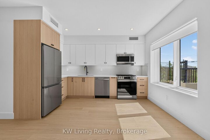 Property Photo:  6 Kirknewton Road  ON M6E 3Y1 