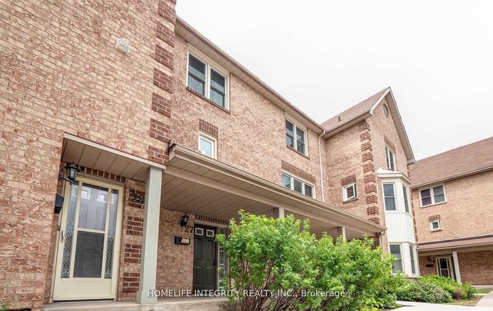Property Photo:  119 D'Ambrosio Drive 27  ON L4N 7R7 