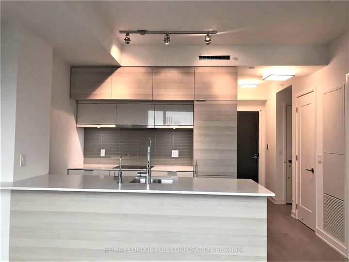 Property Photo:  88 Scott Street 1907  ON M5E 0A9 