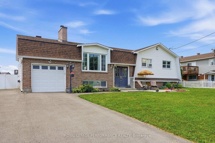 Property Photo:  321 Sainte-Anne Street  ON K4K 1C1 