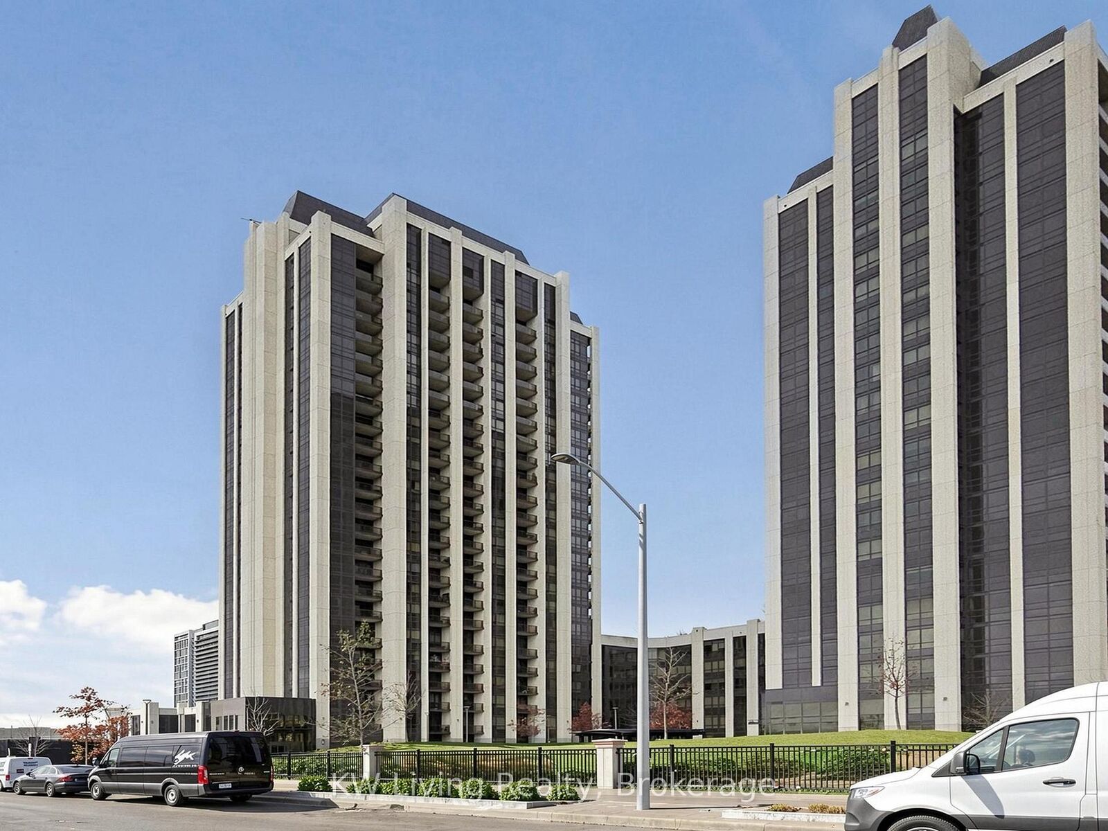 Property Photo:  9075 Jane Street 2104  ON L4K 0L7 