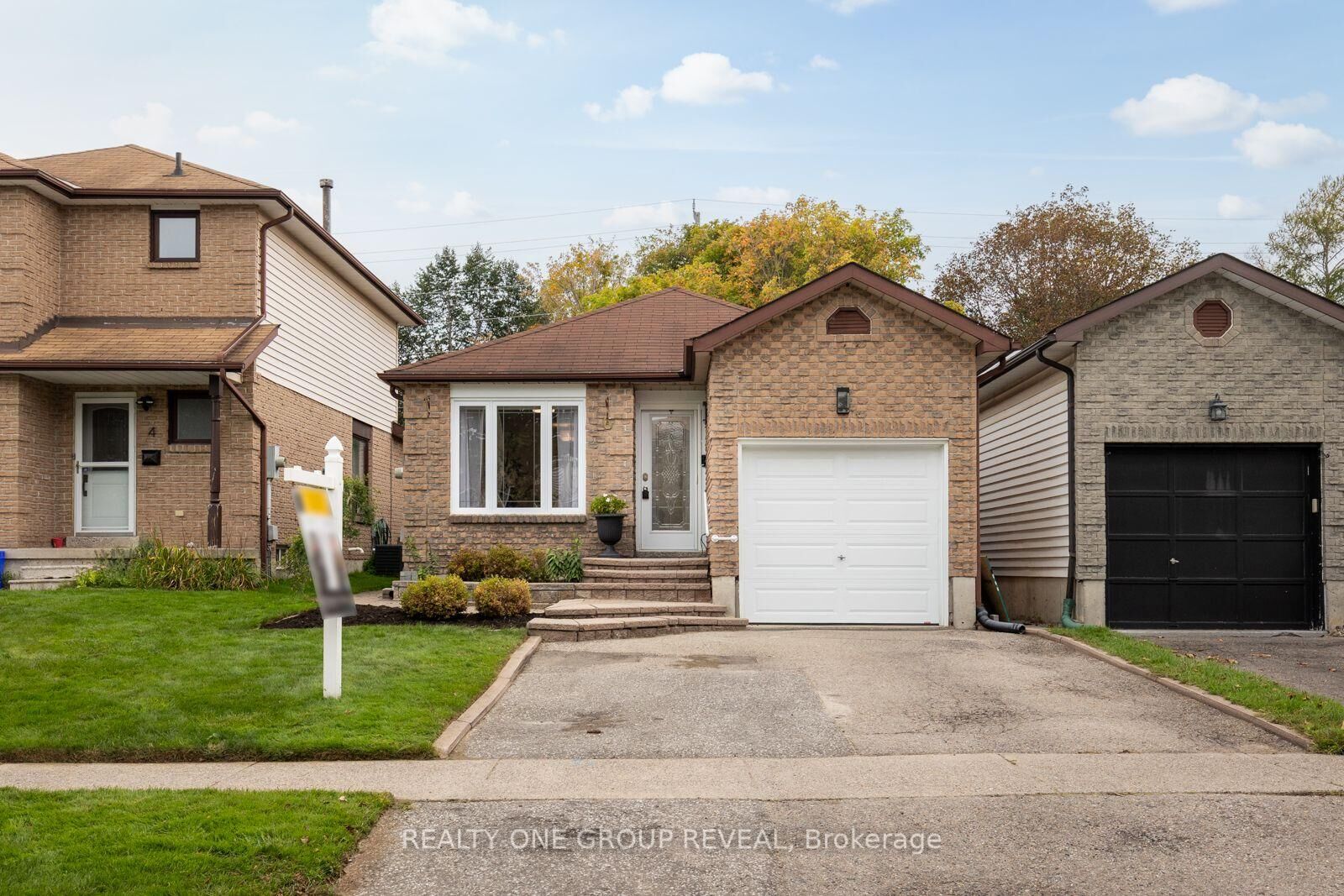Property Photo:  6 McFeeters Crescent  ON L1C 4G5 