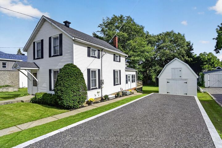 Property Photo:  529 Dibble Street W  ON K0E 1T0 