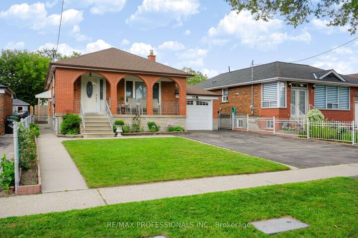 Property Photo:  42 Woolgar Avenue  ON M8Z 4Y7 