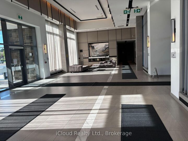 Property Photo:  4675 Metcalfe Avenue 2004  ON L5M 0Z8 