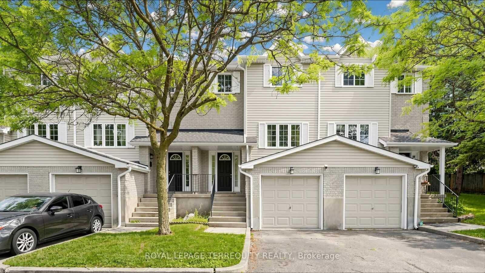 Property Photo:  700 Champlain Boulevard 2  ON N1R 8K1 