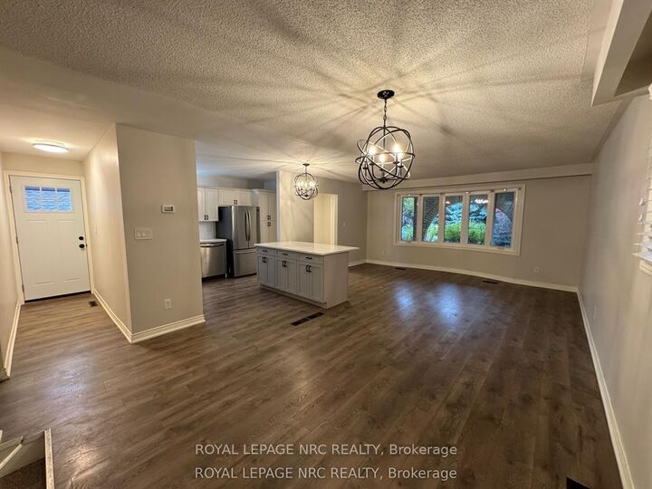 Property Photo:  7 Blue Spruce Court  ON L2N 4E6 