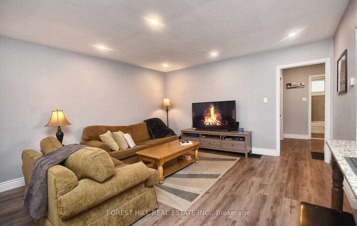 Property Photo:  304 Demaine Crescent Main Fl  ON L4C 2W5 
