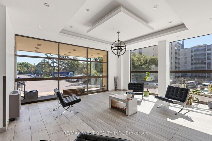 Property Photo:  180 Dudley Avenue 302  ON L3T 4X2 
