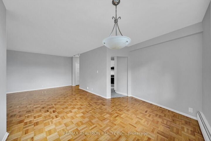 Property Photo:  9 Deer Park Crescent 706  ON M4V 2C4 