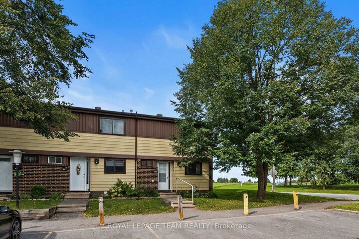 Property Photo:  73 Foxfield Drive  ON K2J 1L7 