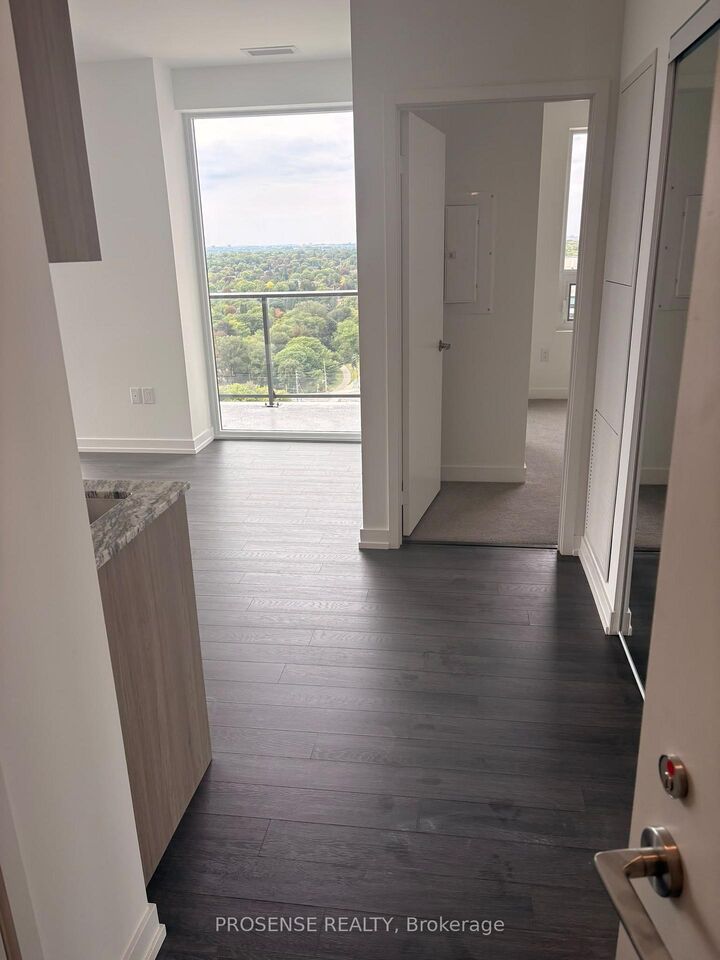 Property Photo:  4010 Eglinton Avenue W 1810  ON M9A 0G5 