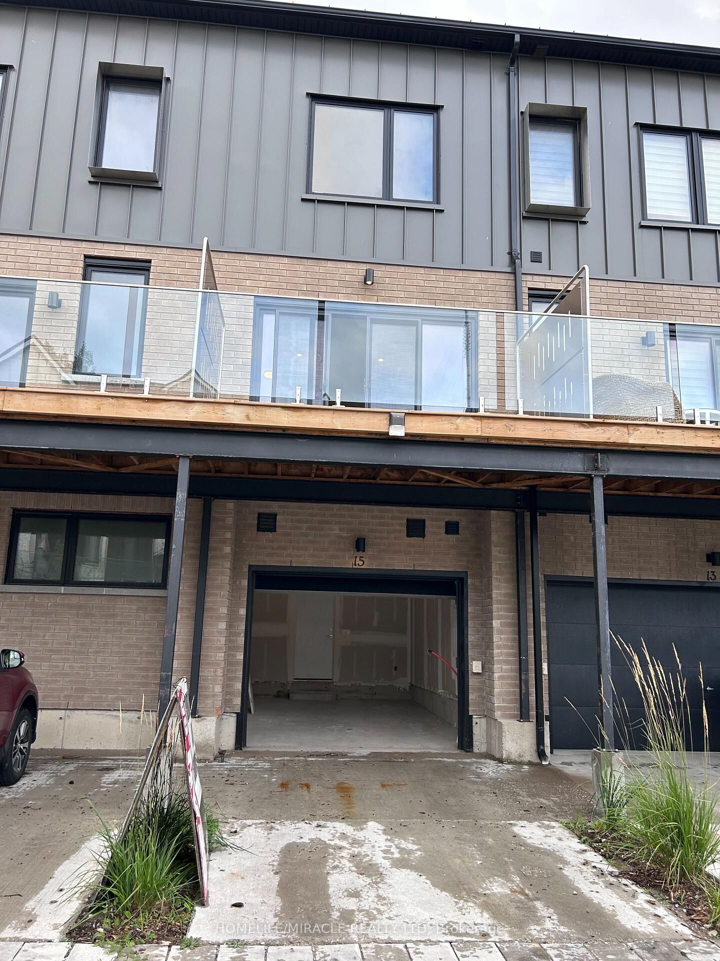 Property Photo:  15 Rainwater Lane  ON L4N 9J6 