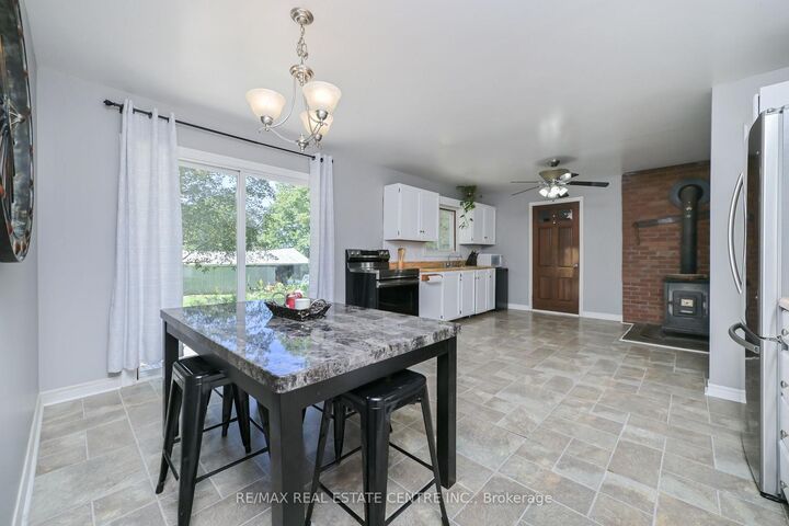 Property Photo:  595362 Blind Line  ON L9V 0Z3 