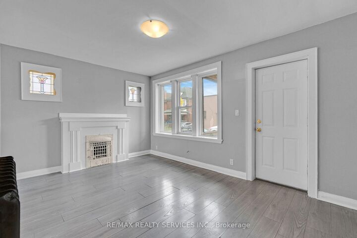 Property Photo:  5 Fairholt Road N 8  ON L8M 2S9 