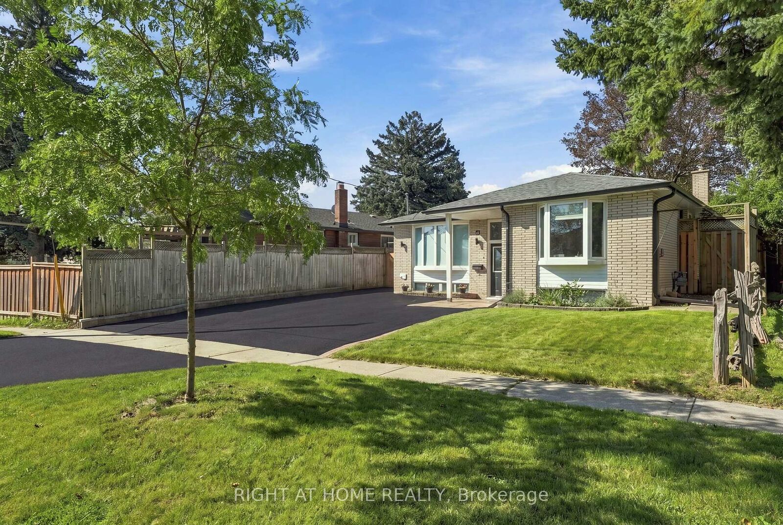 Property Photo:  14 Cole Avenue  ON L1C 1K6 