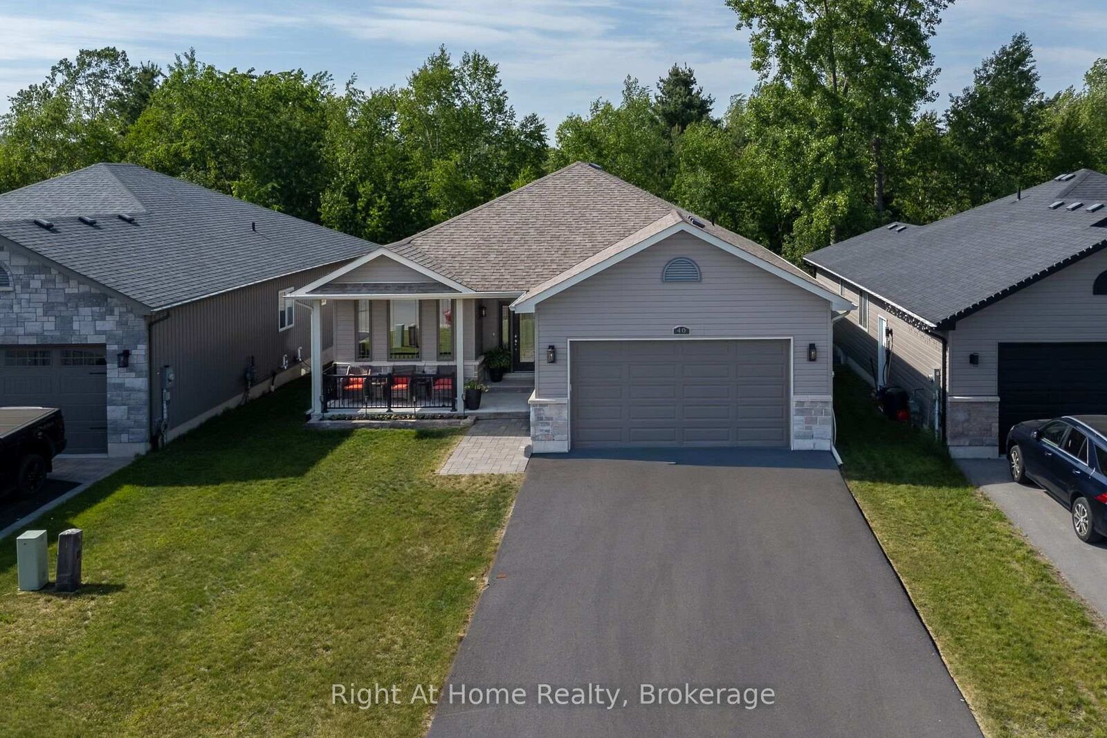 Property Photo:  40 Birchmount Street  ON K8V 0C6 