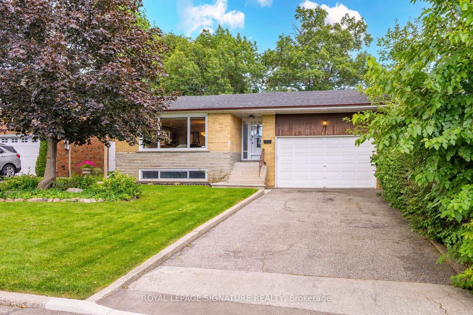 Property Photo:  61 Comay Road  ON M6M 2K9 