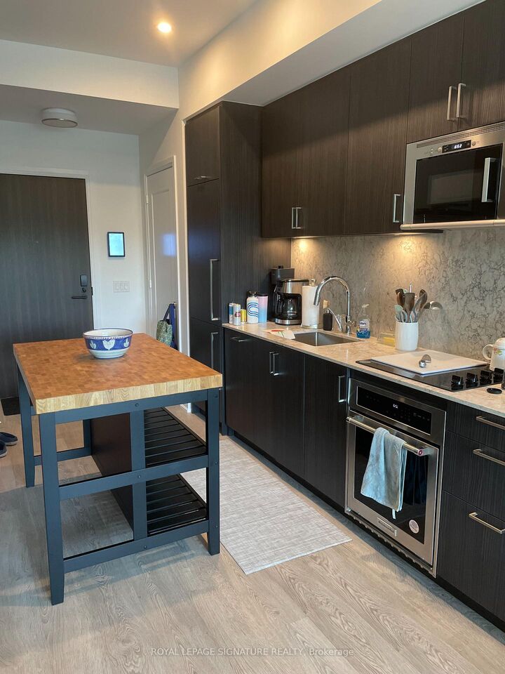 Property Photo:  280 Howland Avenue N 523  ON M5R 0C3 