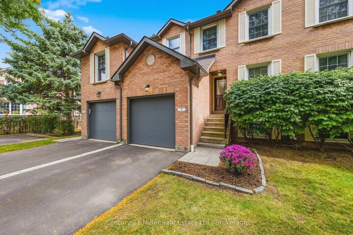 Property Photo:  2935 Headon Forest Drive 7  ON L7M 3Z7 