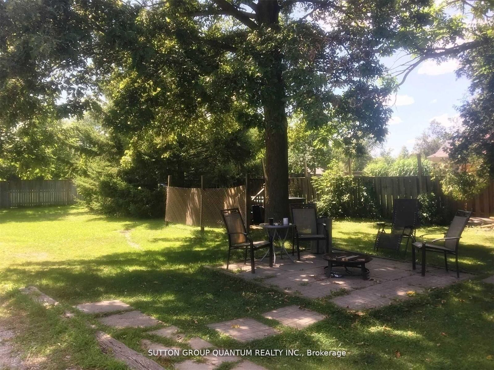 Property Photo:  1142 Haig Boulevard  ON L5E 2M7 