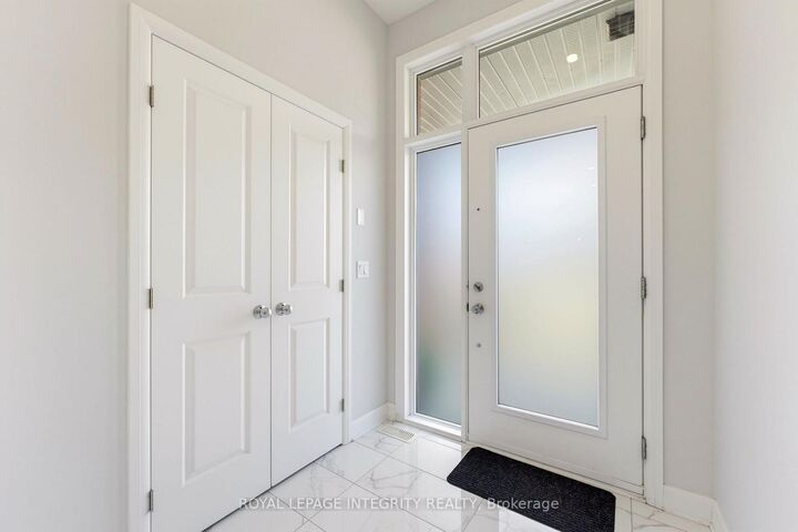 Property Photo:  870 Moses Tennisco Street  ON K1K 5A2 