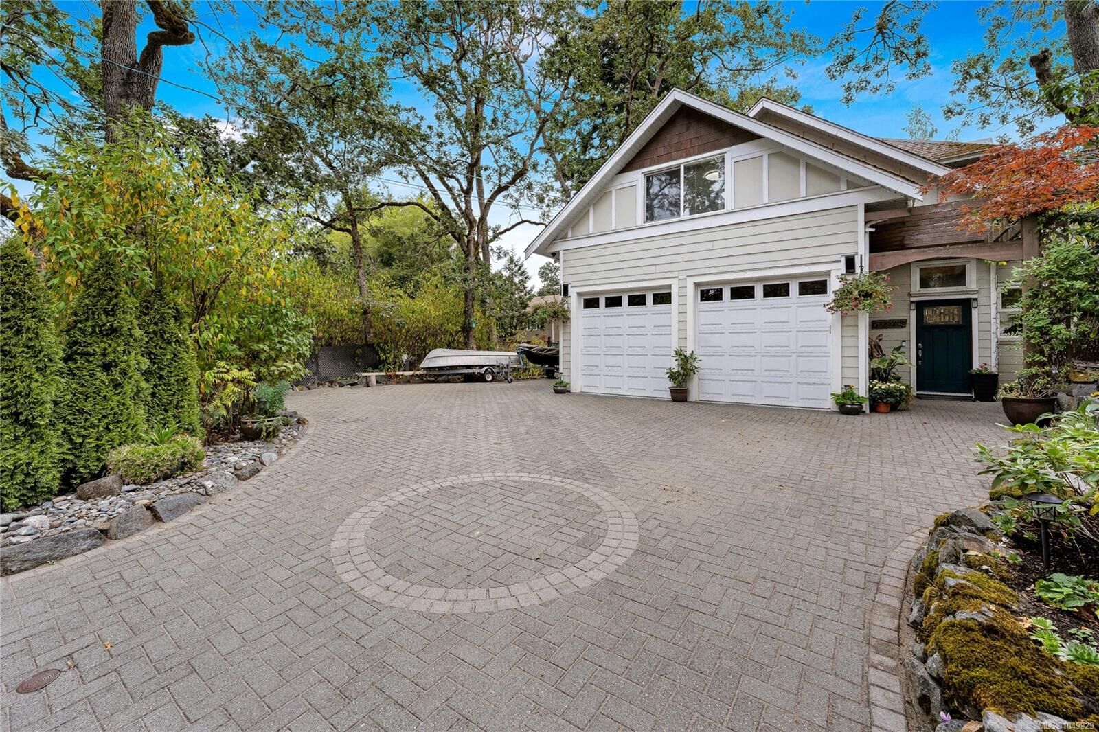 Property Photo:  4151 Quadra St  BC V8X 1L1 