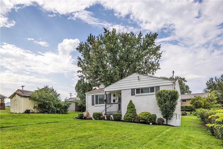 Property Photo:  207 Clifford Ave  PA 15238 