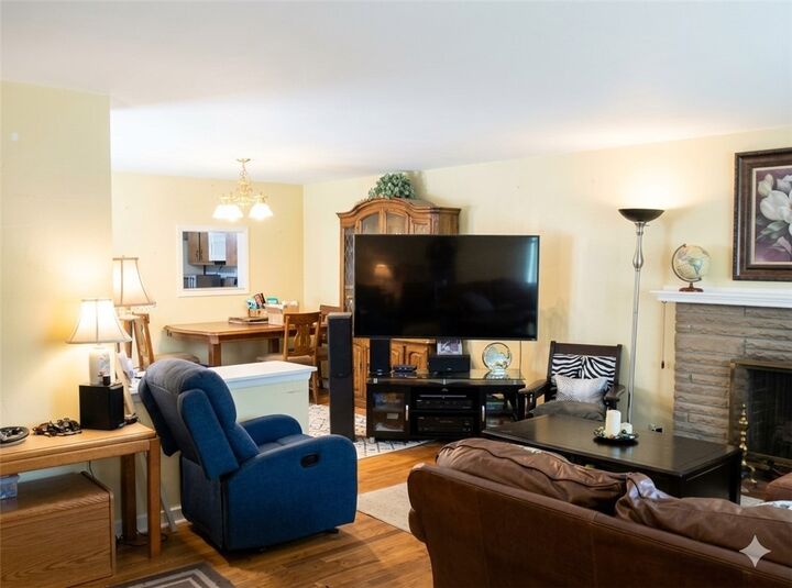 Property Photo:  5735 Oakhill Rd  PA 15044 
