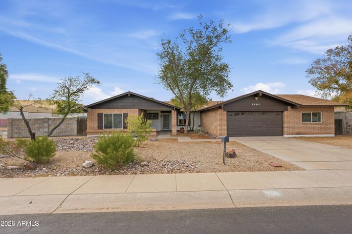 Property Photo:  2901 W Kathleen Road  AZ 85053 